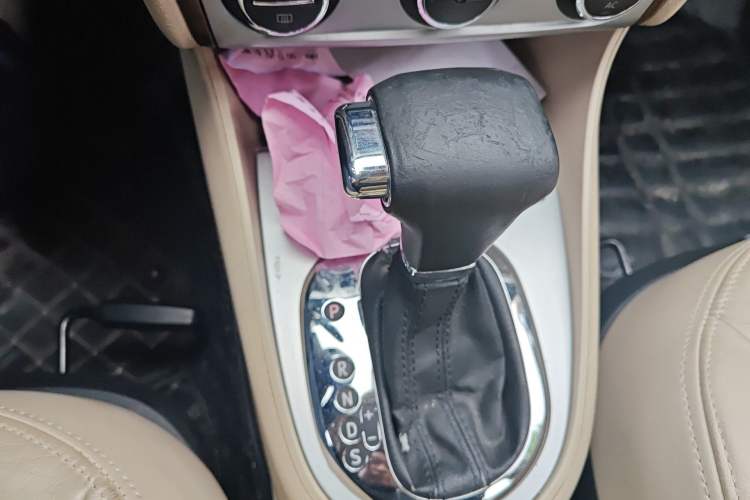 Used Volkswagen Lavida 2011 1.6L Automatic Pinxuan Edition Gear Lever