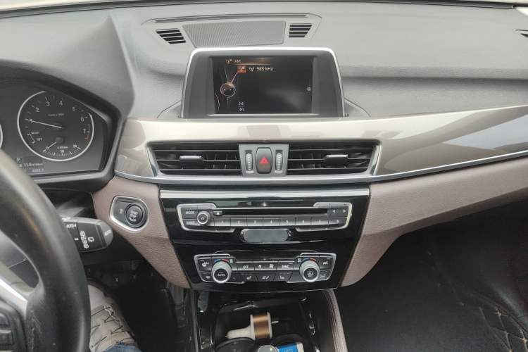 Used BMW X1 2016 sDrive20Li Luxury Model Audio And AC Panel