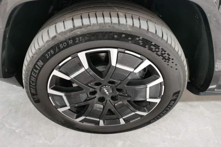 Used Formula Leopard 8 2025 Smart & Brave Flagship Edition 7 Seats