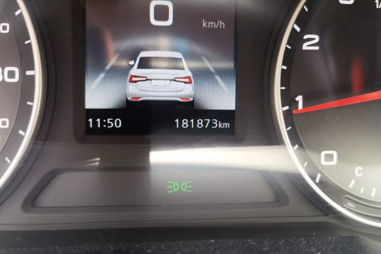 Used Roewe i5 2019 1.5L Manual 4G Connectable Langhao Edition Odometer Close Up