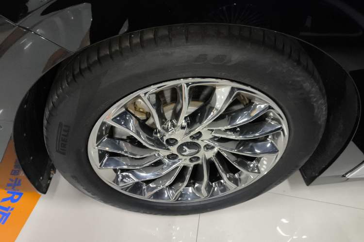 Used VOYAH Dream 2024 PHEV Ultra-Long Range Flagship Edition
