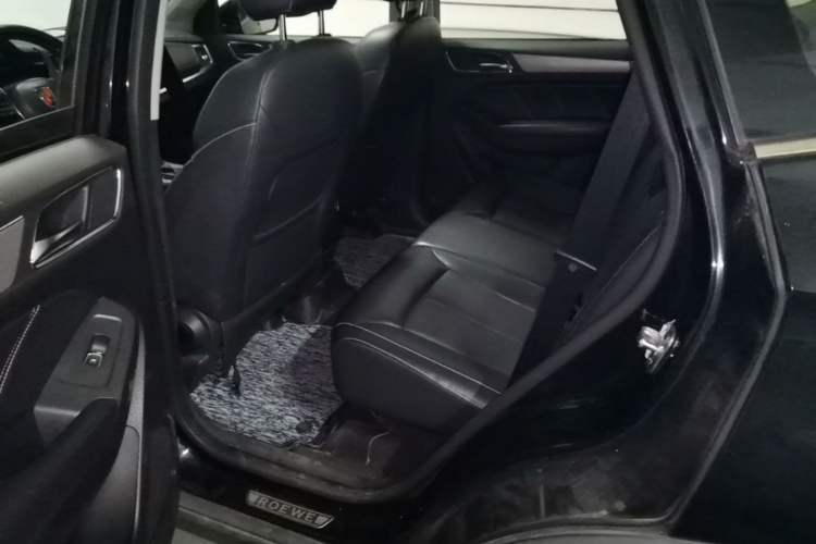 Used Roewe RX5 2018 20T Two-Wheel Drive Automatic Internet Smart Edition

