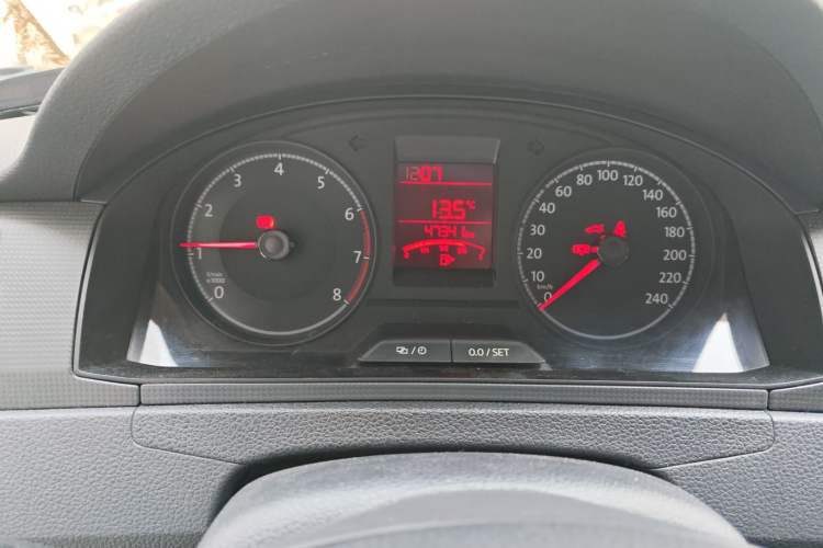 Used Volkswagen Santana 2019 1.5L Manual Fashion Edition China VI Standard Odometer Close Up