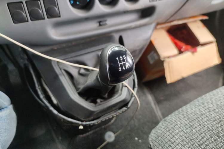 Used JMC Transit 2021 2.8T Space King Taurus Short Wheelbase Mid-Height 6-Seater Diesel Euro VI JX493