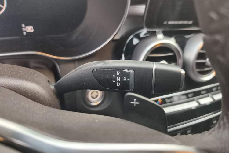 Used Mercedes-Benz GLC 2022 GLC 260 L 4MATIC Dynamic Edition Gear Lever
