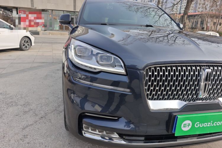 Used Lincoln Aviator 2020 3.0T V6 All-Wheel Drive Executive Version Right Front Headlight