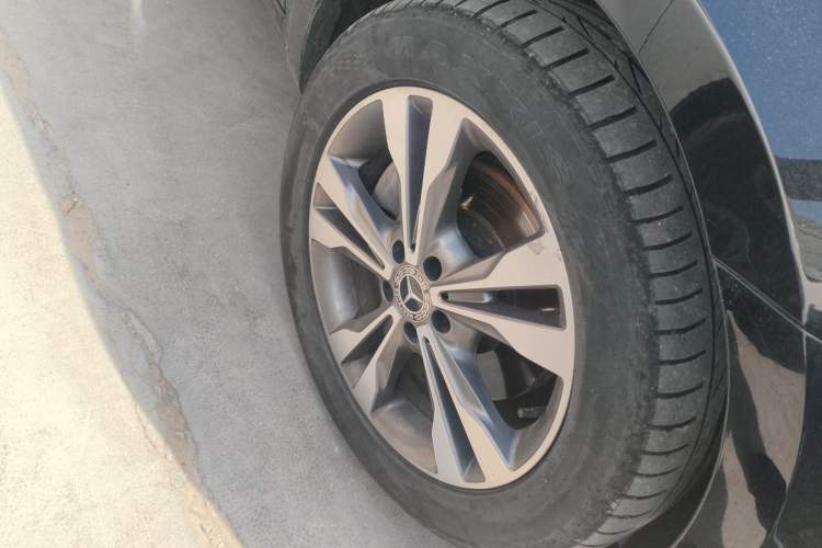 Used Mercedes-Benz V-Class 2018 V 260 Avantgarde Edition China VI Right Front Wheel Hub