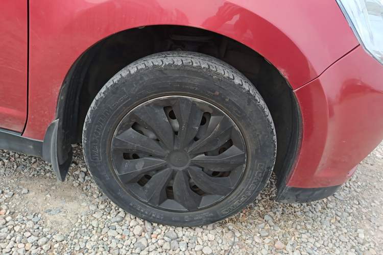 Used Venucia R50 2015 1.6L Automatic Fashion Edition Right Front Wheel Hub