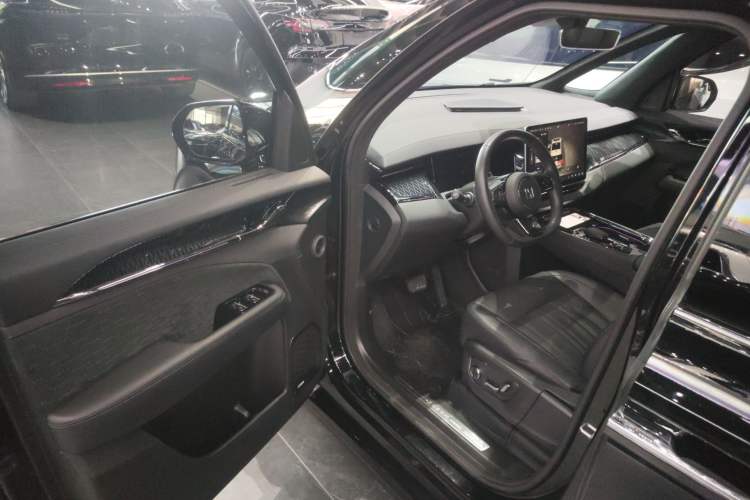 Used Zeekr 009 2022 WE Edition
