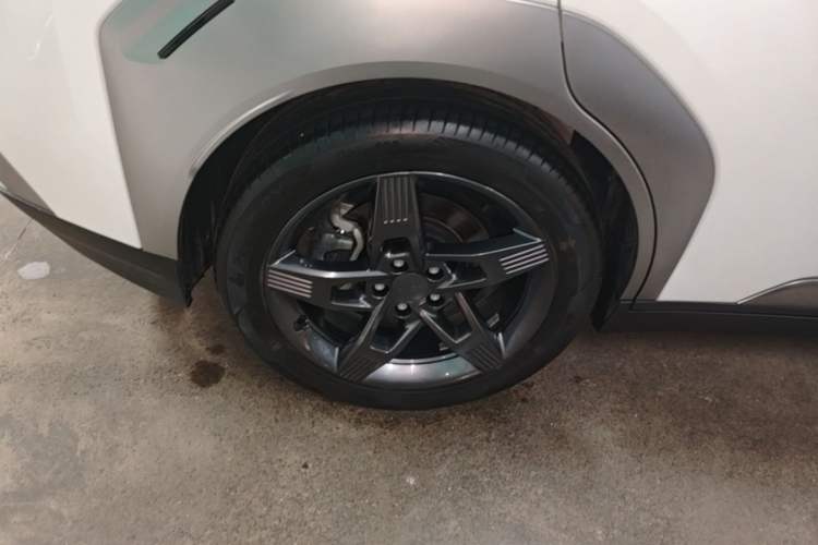 Used AION Y 2022 Plus 70 Tech Edition