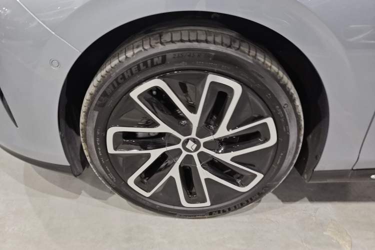 Used Baojun Enjoy 2025 Plug-in Hybrid 140km Luxury Edition
