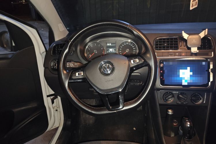 Used Volkswagen Polo 2016 1.6L Automatic Comfort Model

