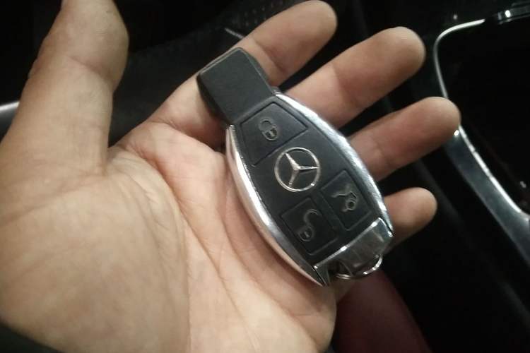 Used Mercedes-Benz C-Class 2017 C 200 Sport Edition Vehicle Key