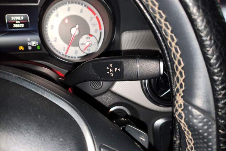 Used Mercedes-Benz GLA 2015 GLA 220 4MATIC Fashion Model Gear Lever
