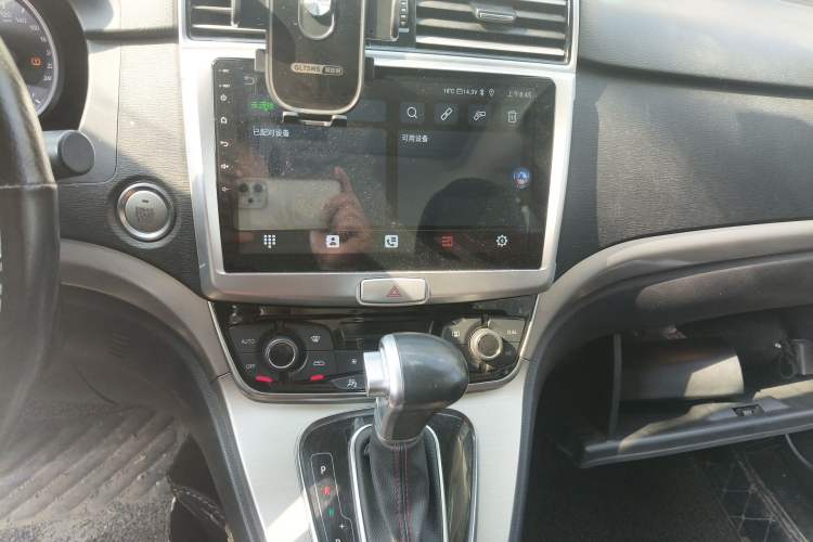 Used Haval H6 2017 Red-Label Sport Edition 1.5T Automatic Two-Wheel Drive Luxury Model Audio And AC Panel