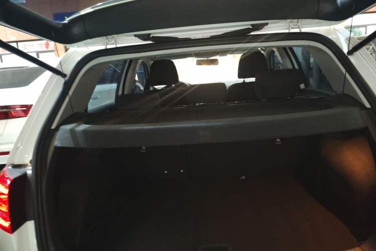 Used Volkswagen Golf 2016 1.6L Automatic Comfort Model Trunk