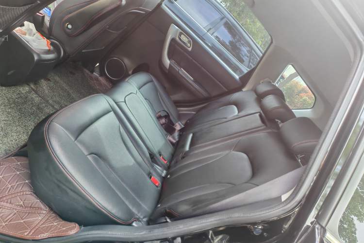 Used Haval H6 2015 Upgraded Model 1.5T Manual Two-Wheel Drive Elite Version Left Rear Seat