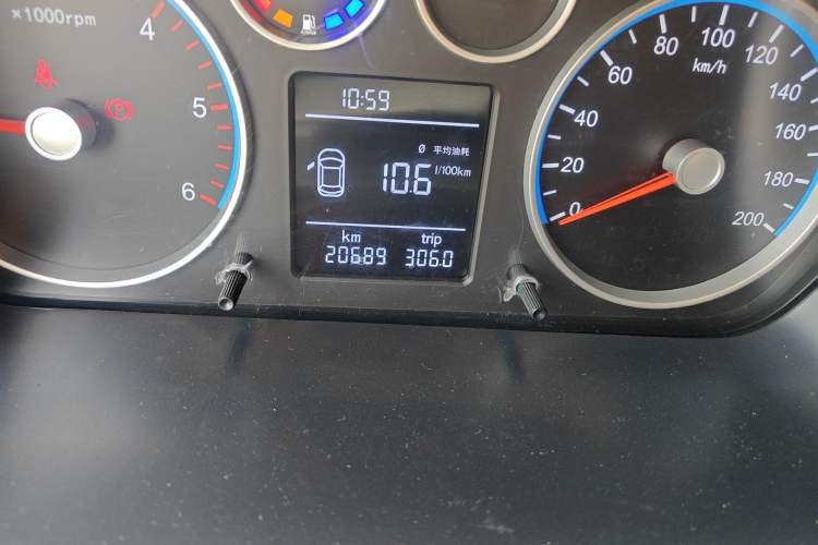 Used Foton Toano 2022 2.5T Manual Jixiang Multi-Function Short-Chassis Mid-Height with Dual Rear Tires 5/6/9-Seater D25TCIF1