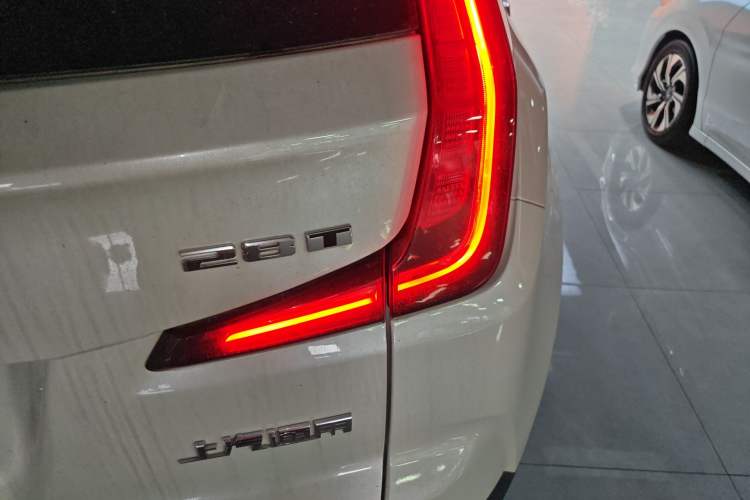 Used Cadillac XT4 2021 28T Two-Wheel Drive Leading Version
