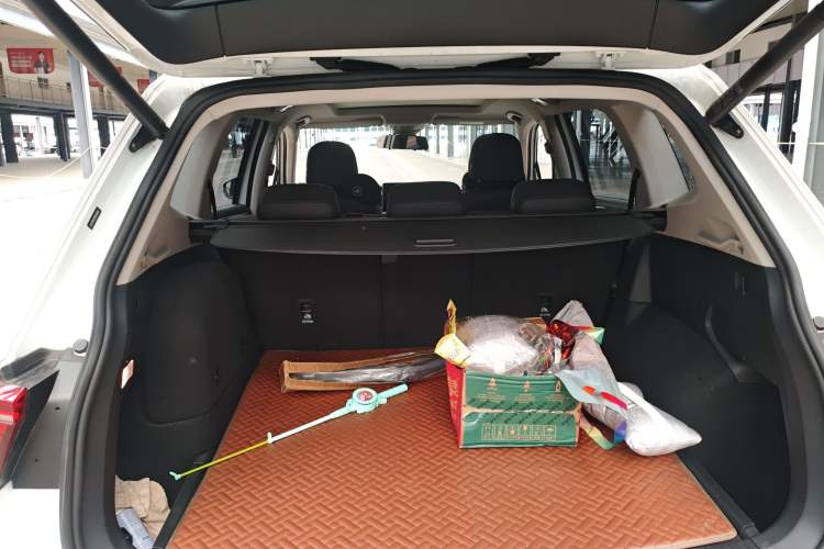 Used Volkswagen Tiguan L New Energy 2023 430 PHEV Plug-in Hybrid Prestige Edition Trunk