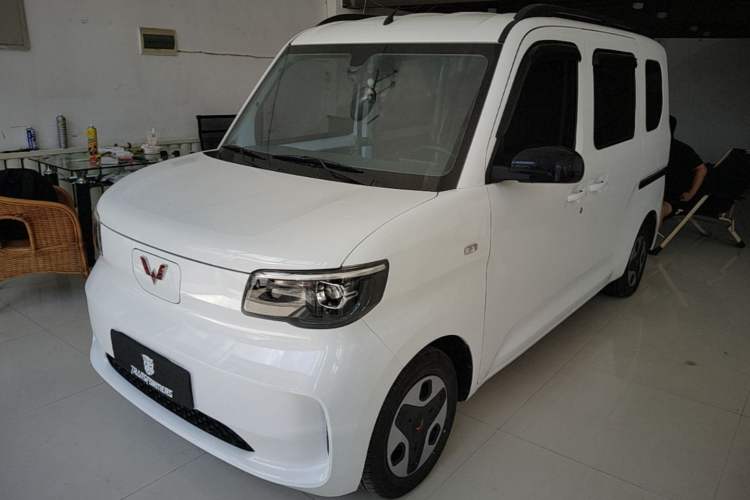 Used Wuling Zhiguang New Energy 2025 Model 305km Ambitious Edition