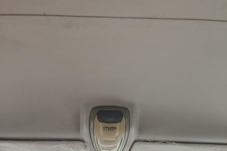 Used Iveco Power Daily 2017 2.5T Deluxe A37 Mid-Roof 6-7 Seater Bus 47Z5 Headliner