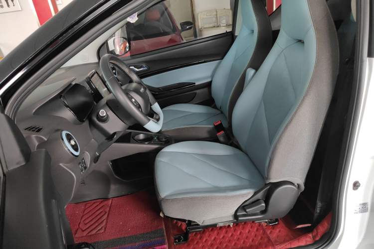 Used Chery QQ Little Ant 2022 Revised Version Sweet Pink Edition Half-Sugar Version Lithium Iron Phosphate 30.7 kWh 30 kW 301 km