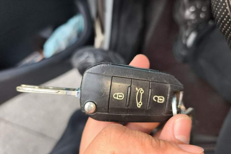 Used Peugeot 301 2016 1.6L Manual Comfort Edition