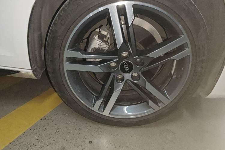 Used Audi A4L 2022 40 TFSI Luxury Dynamic Model