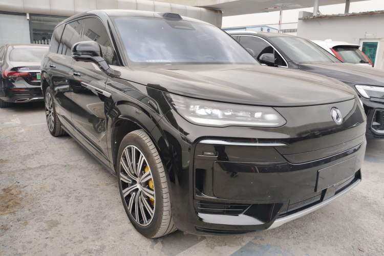 Used Denza N9 2025 Flagship Model
