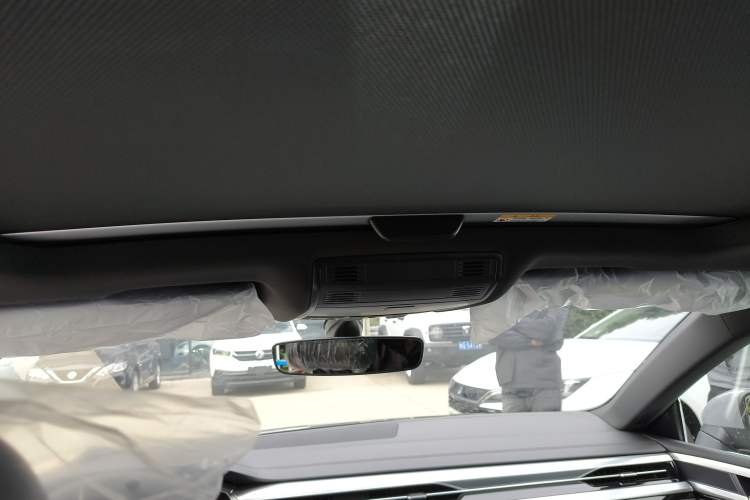 Used Volkswagen FAW-Volkswagen CC 2025 Model, Facelifted, 330TSI, Glamorous—Shared Edition Headliner