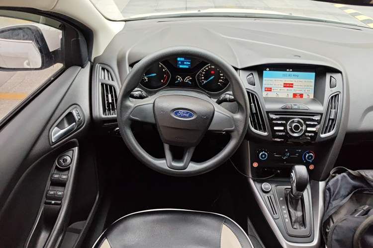 Used Ford Focus 2018 Hatchback Classic 1.6L Automatic Comfort Plus SmartDrive Edition
