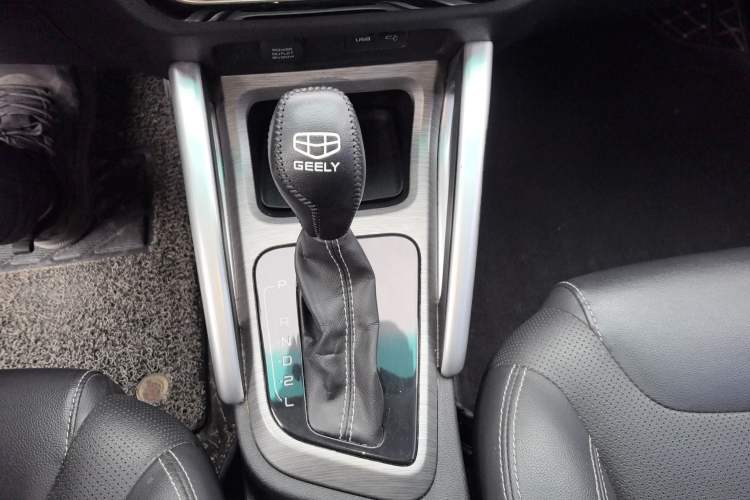 Used Geely Auto Vision X3 2017 1.5L Automatic Elite Model Gear Lever