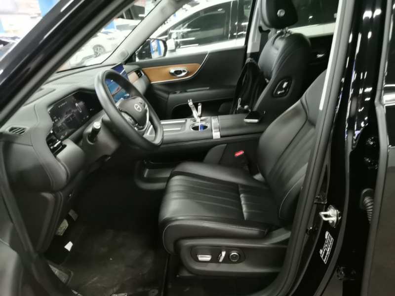 Used GAC Trumpchi S9 2025 Model Qiankun Ultra 6-Seater — 14