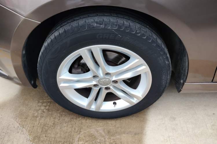 Used Bestune B30 2016 1.6L Automatic Luxury Model Left Front Wheel Hub