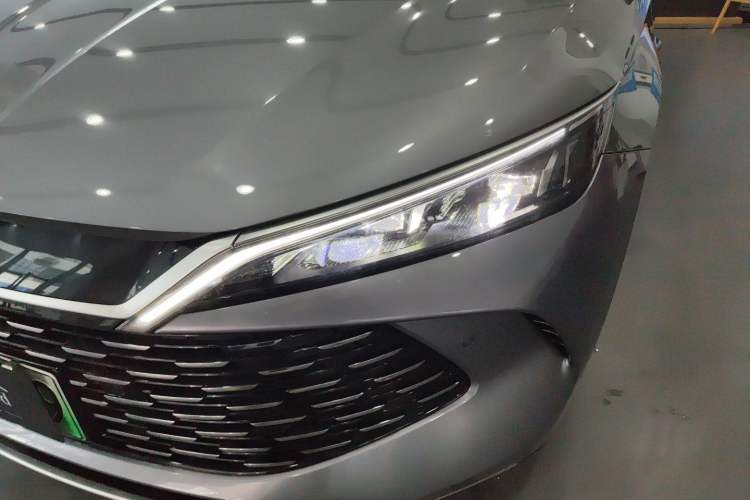 Used BYD Qin L 2025 DM-i Smart Drive 120KM Leading Model
