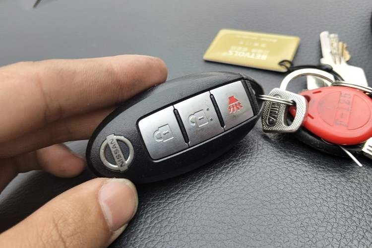 Used Nissan Tiida 2011 1.6L CVT Smart Version Vehicle Key