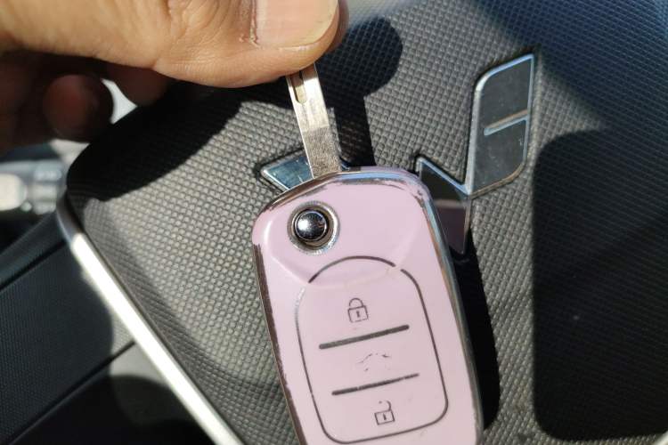 Used Wuling Hongguang MINIEV 2021 Macaron Fashion Model Lithium Iron Phosphate Interior 1