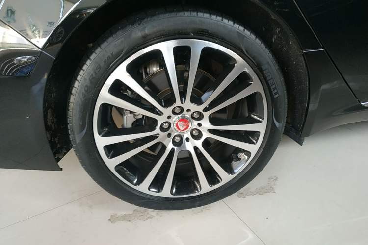 Used Jaguar XFL 2023 XFL 2.0T P250 Two-Wheel-Drive Luxury Deluxe Edition