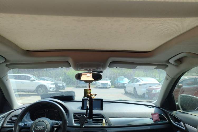 Used Audi Q3 2015 35 TFSI Comfort Model Headliner