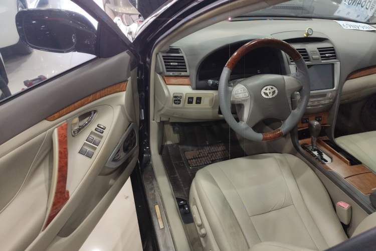 Used Toyota Camry 2010 200G Classic Edition
