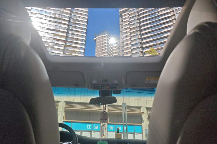 Used Cadillac XTS 2015 28T Comfort Model
