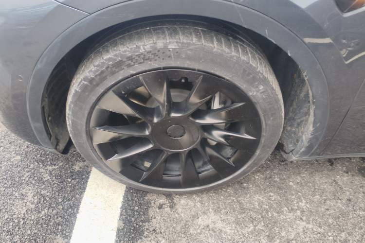 Used Tesla Model Y 2021 Long-Range All-Wheel-Drive Version