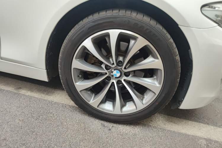 Used BMW 5 Series 2013 525Li Leading Model Right Front Wheel Hub