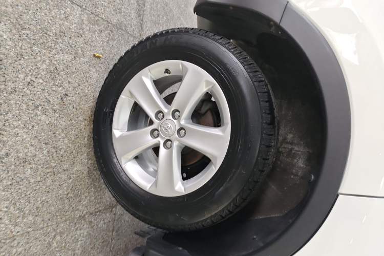 Used Toyota RAV4 2013 2.0L CVT Four-Wheel Drive New Edition
