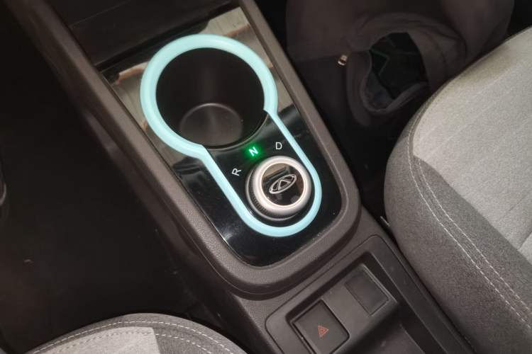 Used Chery QQ Little Ant 2021 150 000 Yuan Ant Fan Edition Ant Trend Version Lithium-Ion Battery Gear Lever