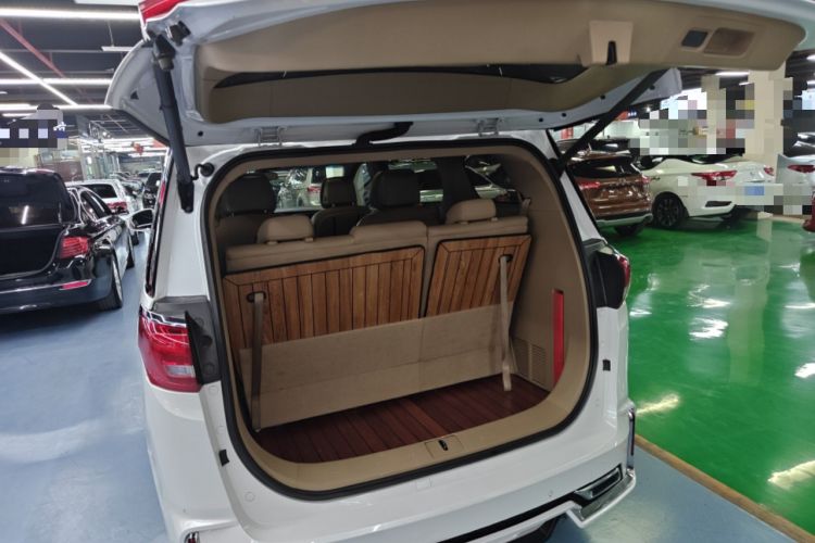 Used Buick GL8 2017 ES 28T Luxury Model China V Standard Trunk