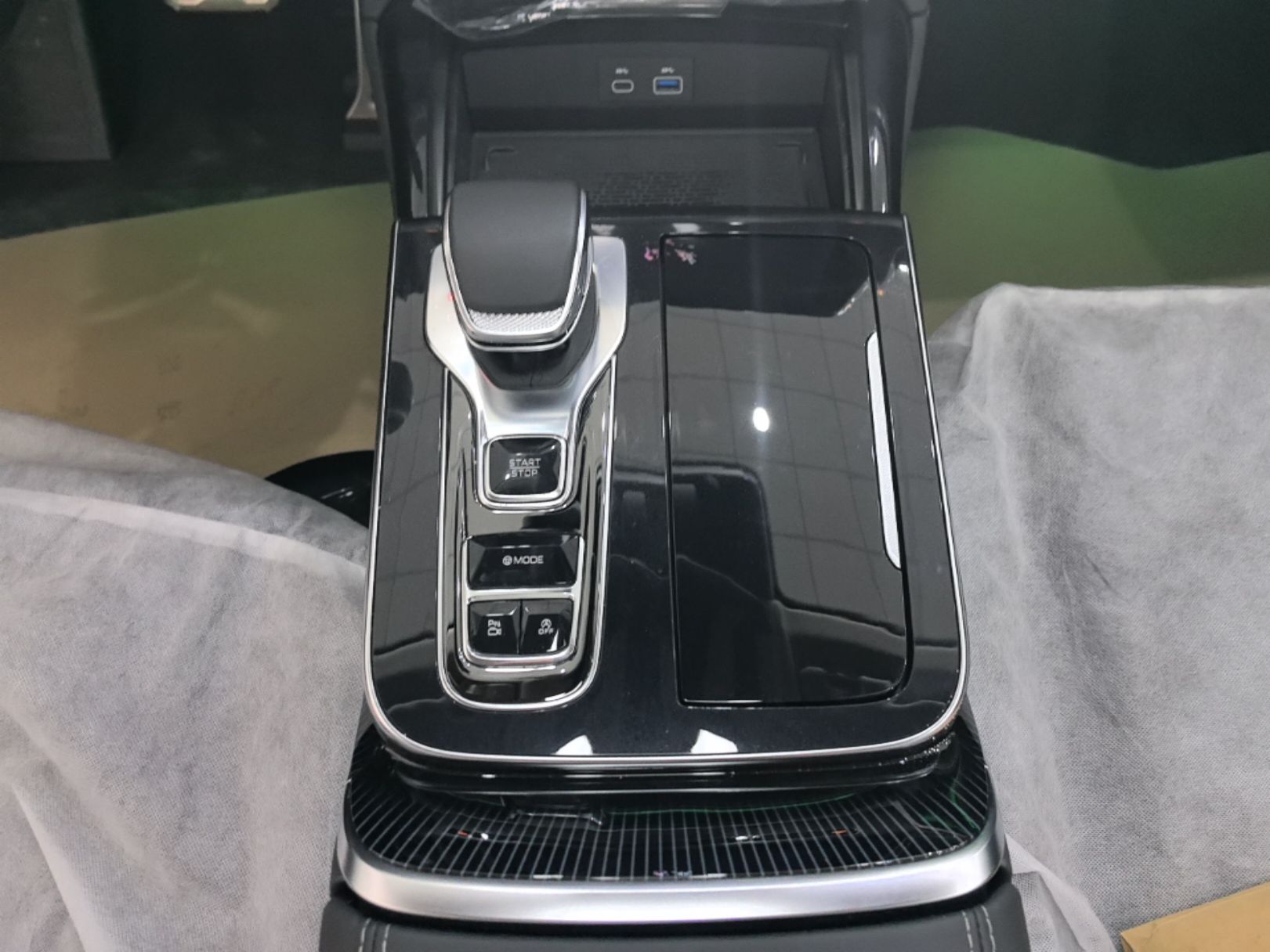 Hongqi H9 2024 2.0T Qichang Private Enjoyment Luxury Edition — снимка 16
