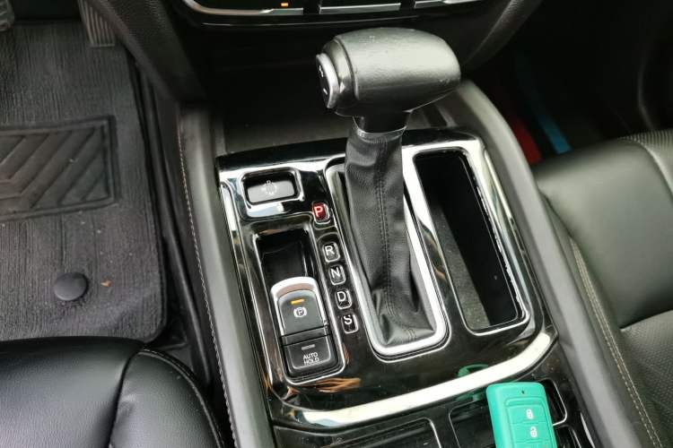 Used GAC Trumpchi GS7 2017 280T Two-Wheel Drive Luxury Model Gear Lever