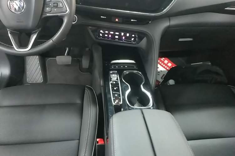 Used Buick Envision 2023 Encore Plus 652T Five-Seat All-Wheel-Drive Luxury Model
